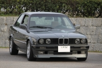 BMW E30 320i