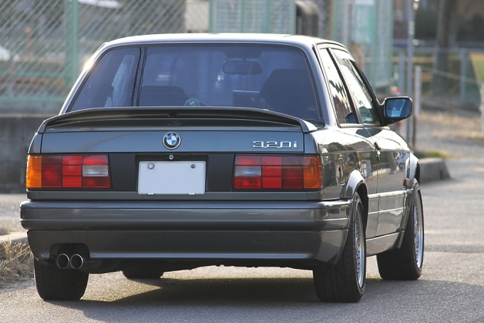 BMW E30 320i Mテク