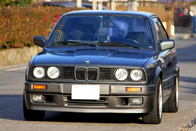 BMW E30 320i Mテク