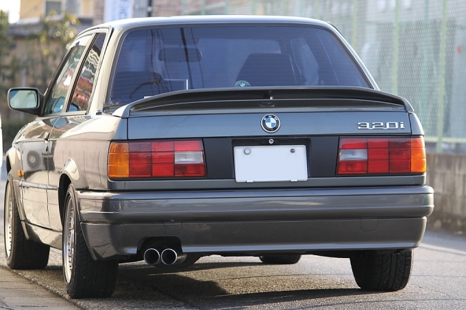 BMW E30 320i Mテク