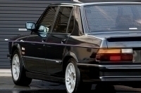 BMW M535i (BMW E28 モデル) Mカラーデコライン