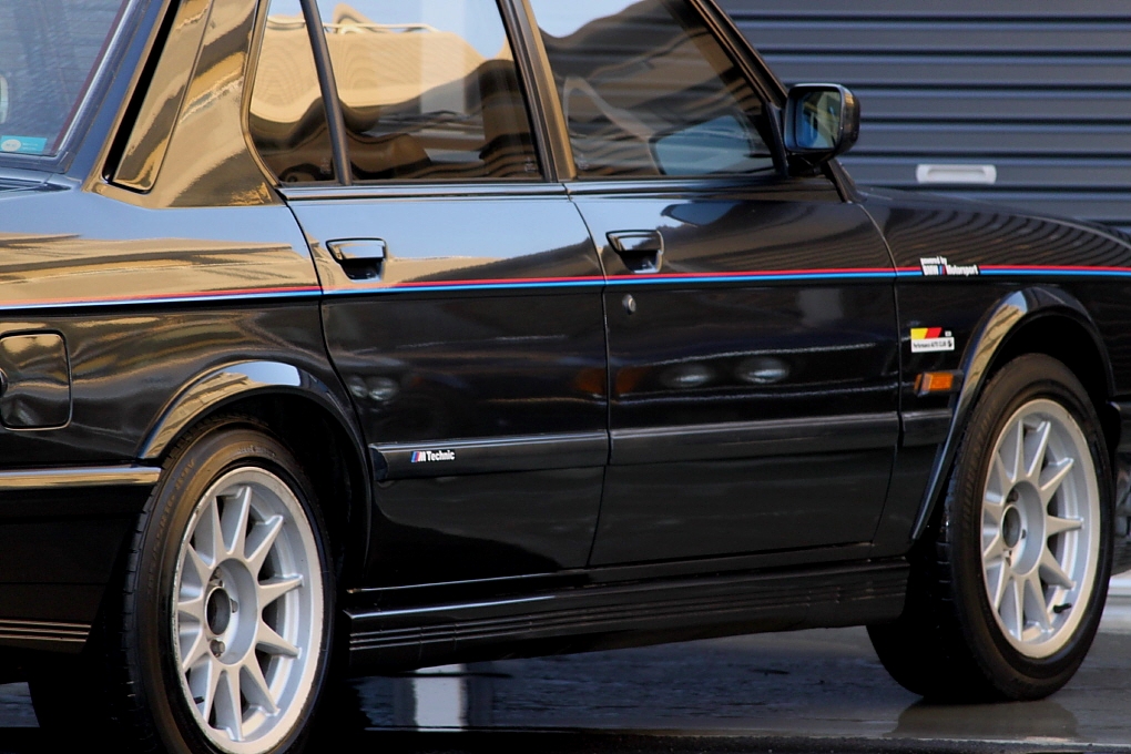 87 BMW M535i (E28) | ストックカー | Highway Star GARAGE 〜 BMW E24 