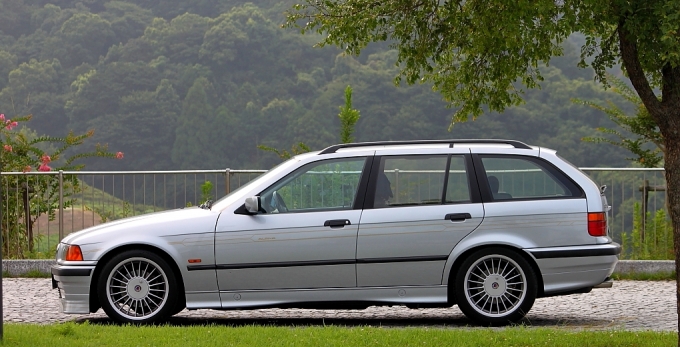 '97 BMWアルピナ B6-2.8 ツーリング (BMW E36モデル)