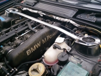 BMW M6 後期型 (E24 TYPE)　BMW E24 E28 用 オリジナル・ストラットタワーバー