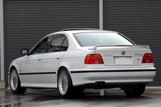 BMWアルピナ B10 3.2 (BMW E39)