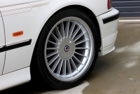 BMWアルピナ B10 3.2 (BMW E39)