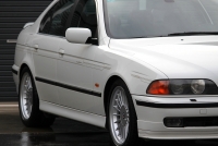 BMWアルピナ B10 3.2 (BMW E39)