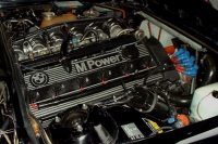 BMW E24 M635CSi エンジンルーム